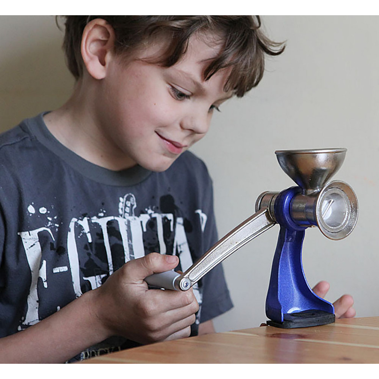 Manual Poppy Seed Mill Spice Grinder painted Beige